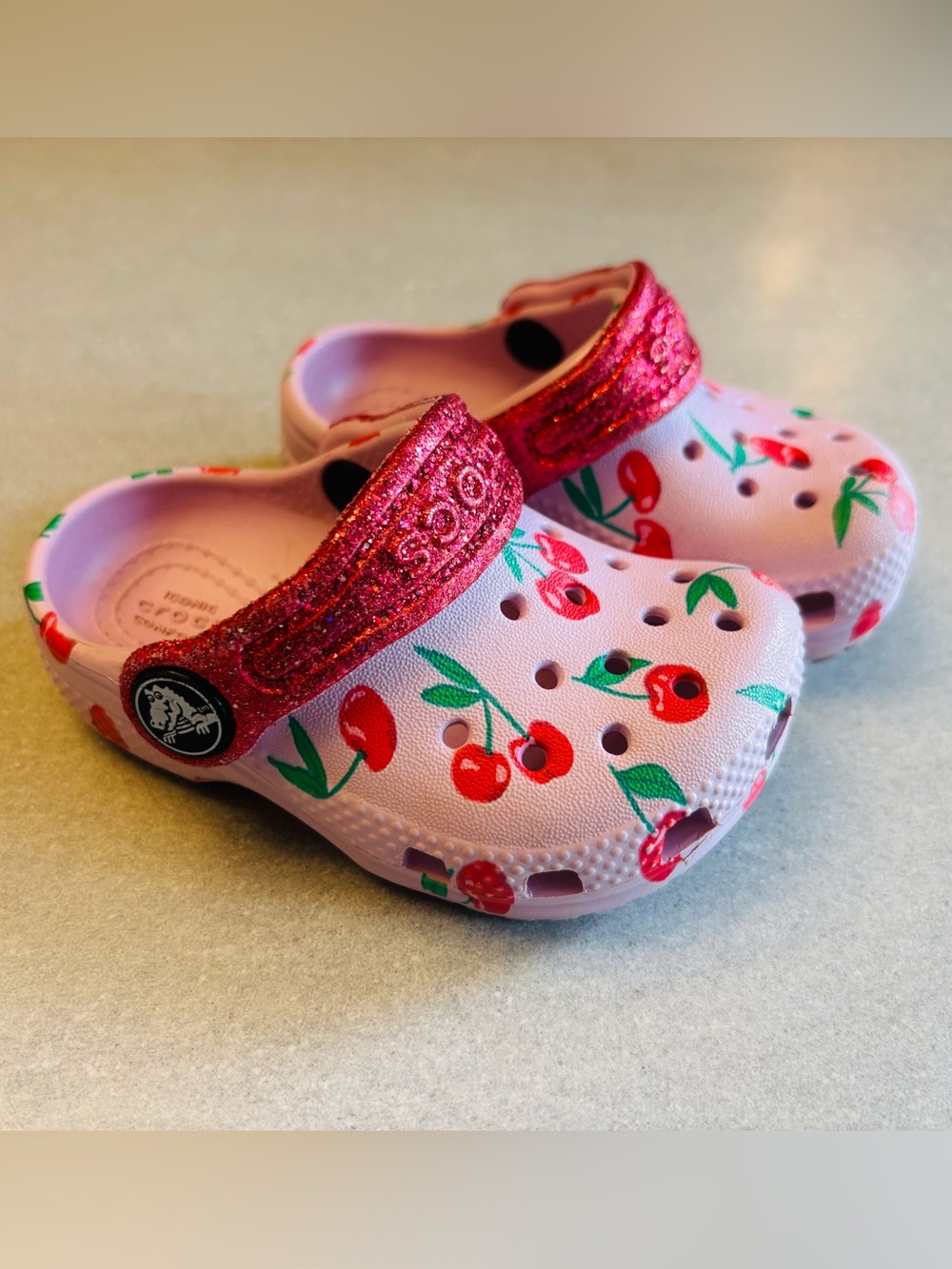 CROCS